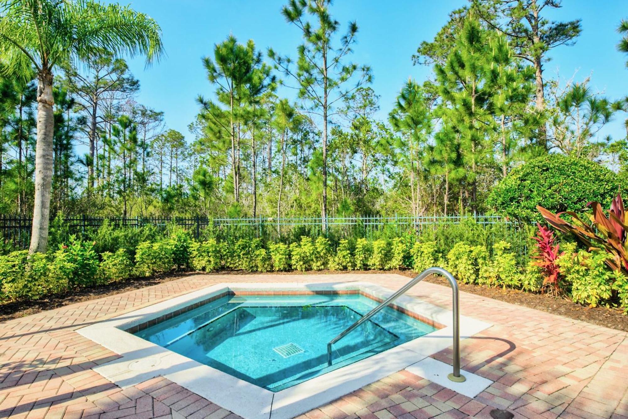 Cozy 2Br Condo - Private Balcony - Near Disney ออร์ลันโด ภายนอก รูปภาพ