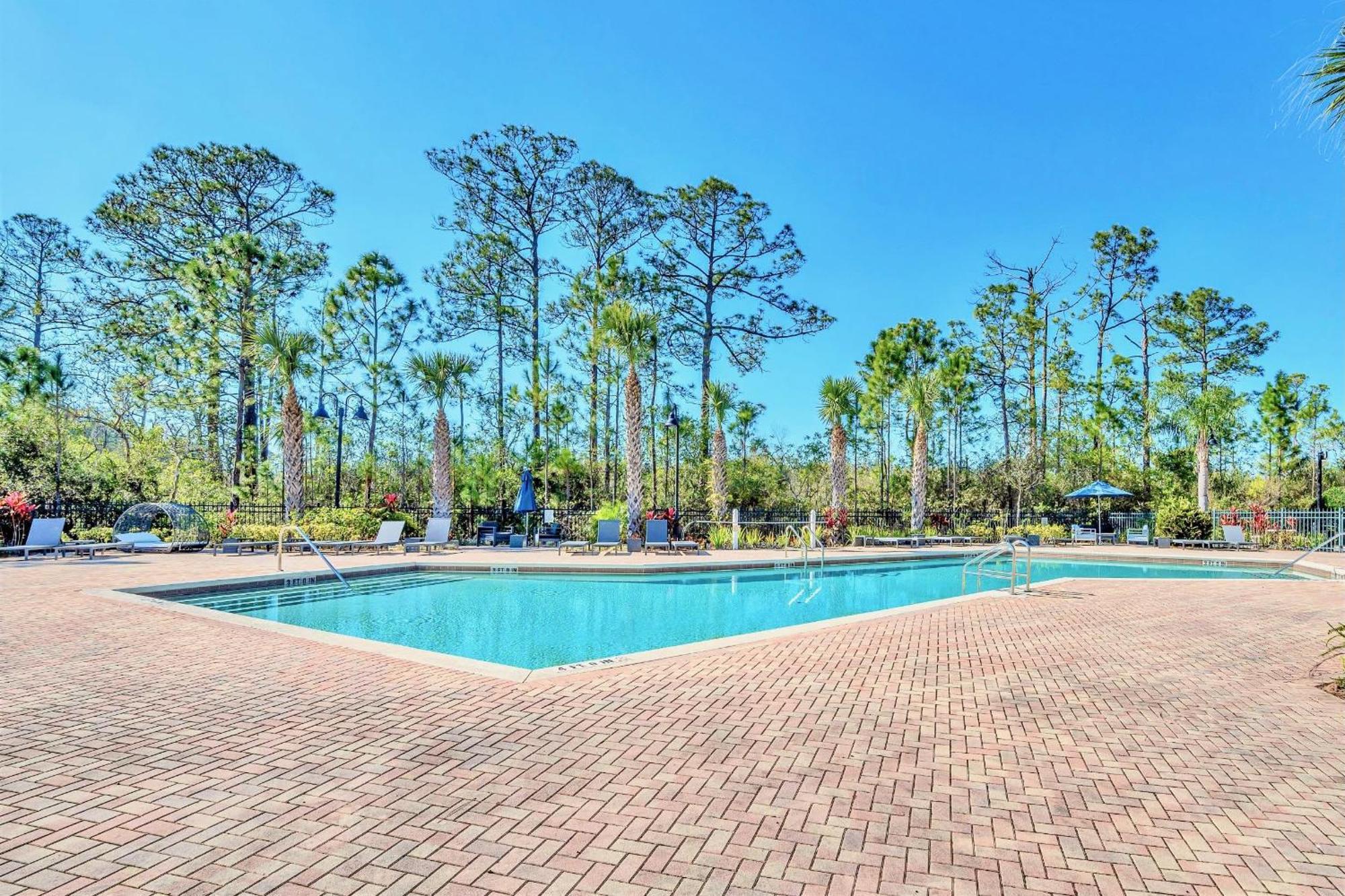 Cozy 2Br Condo - Private Balcony - Near Disney ออร์ลันโด ภายนอก รูปภาพ