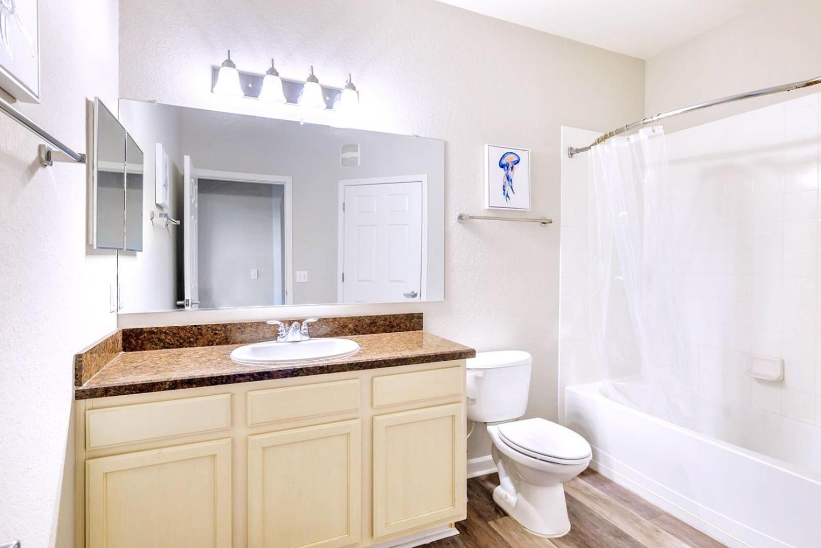 Cozy 2Br Condo - Private Balcony - Near Disney ออร์ลันโด ภายนอก รูปภาพ